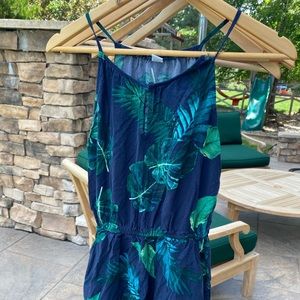 Women’s/juniors’a tropical print romper